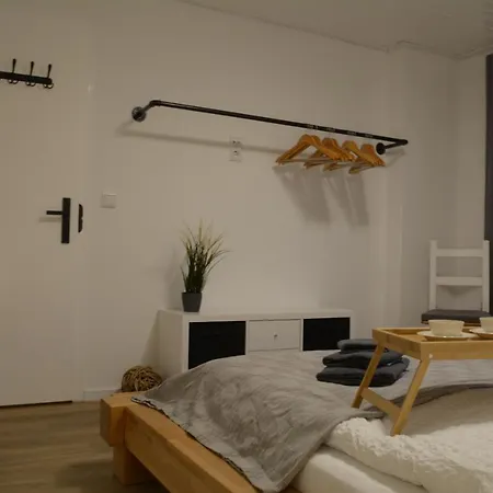 منزل للإقامة Im Einfamilienhaus *